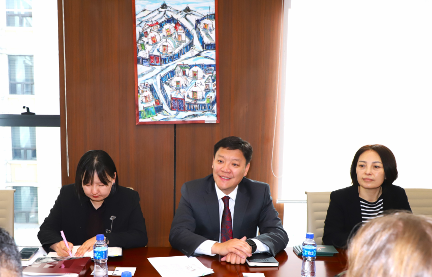 Азийн хөгжлийн банкны төлөөлөлтэй уулзлаа