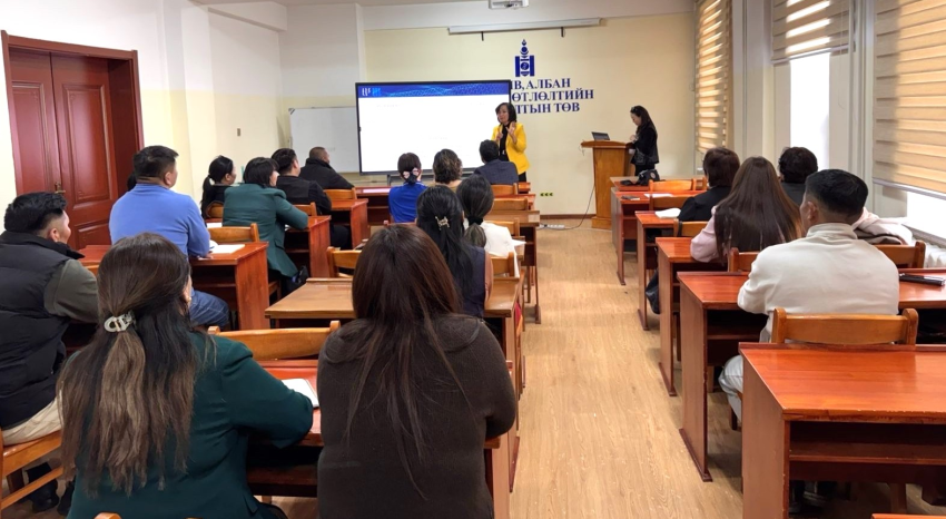 Үнэт металл, үнэт чулууны арилжаа эрхлэгчдэд сургалт зохион байгуулав