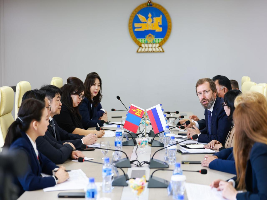 ОХУ-ын Эрхүү мужийн иргэдийн төлөөлөгчдийн хурлын дарга нартай трамвай зэрэг төслийн талаар санал солилцлоо