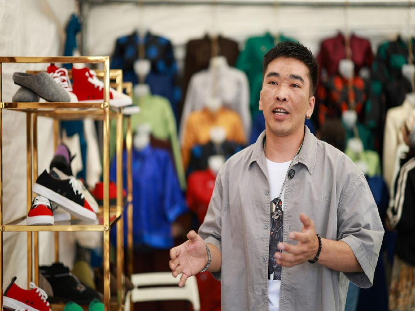 Эх оронч худалдан авалтад уриалсан үзэсгэлэн төв талбайд нээгдлээ