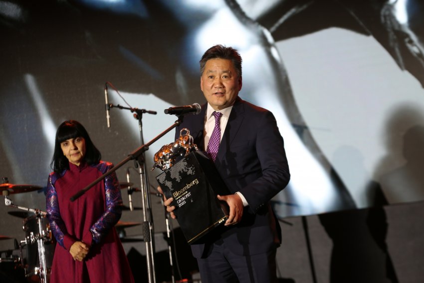 Монголбанкны Ерөнхийлөгч Б.Лхагвасүрэн “Catalyst Awards-2025”-ын “Шилдэг эдийн засагч” шагналыг хүртлээ