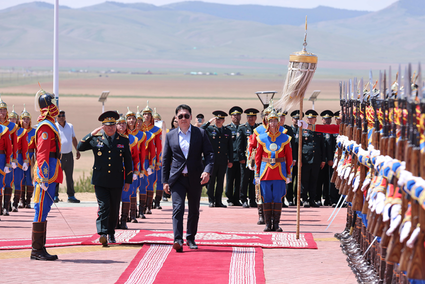 "Эрдэнэс Монгол" компани Хар хорум хотын 410 га талбайд 300 мянган мод тарина