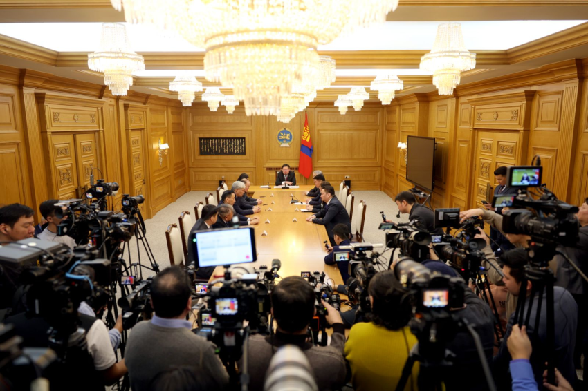 Стратегийн болон үүсмэл ордын 60 хувийн өгөөжийг ард түмэнд ногдуулах тохиролцоонд хүрчээ