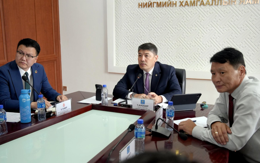 Хөдөлмөрийн хөлсний доод хэмжээ нэг сая төгрөг болгохоор шийдвэрлэжээ
